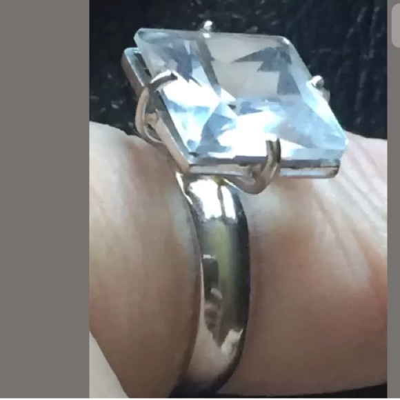 18k solid white gold with sapphire ring size 7 - Picture 8 of 16